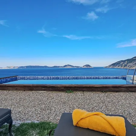 Villa Sirens Pyrgos - Infinity Sea Views